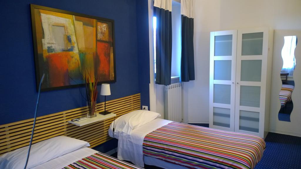 Almi Rooms Rom Værelse billede