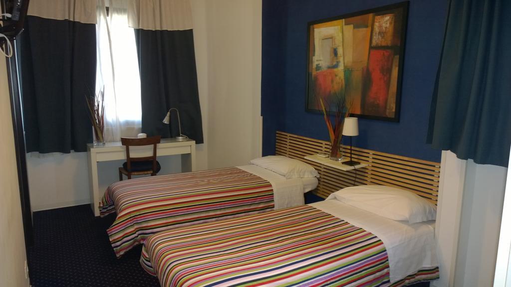 Almi Rooms Rom Værelse billede